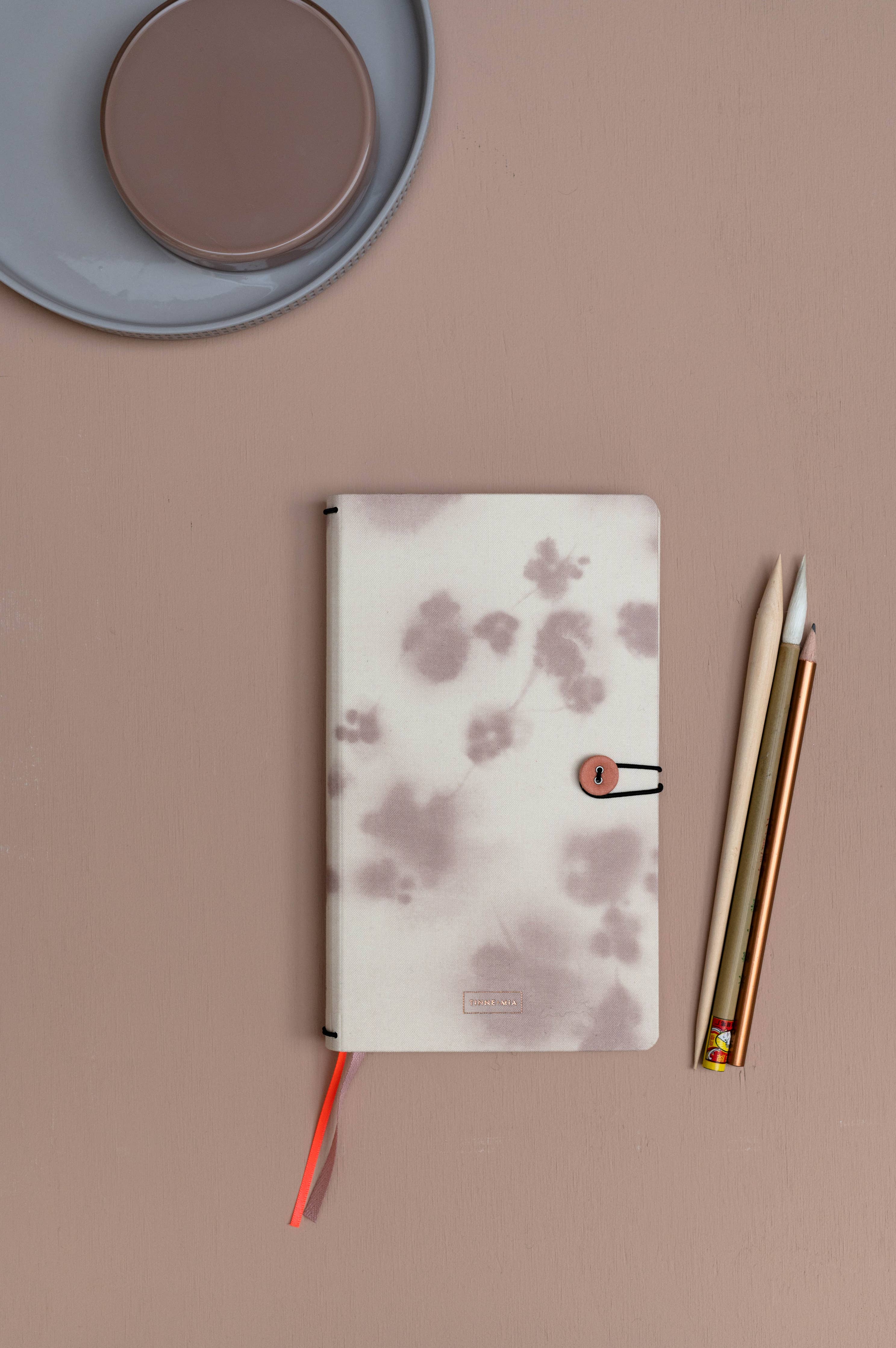 Notebook with Button | Linen - Amour des Lilas - Image 4